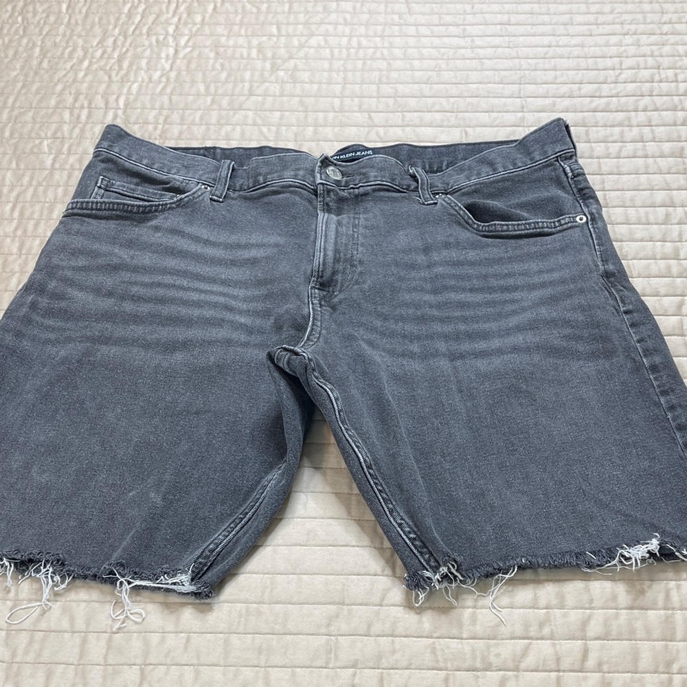 Calvin Klein Jeans Men's Charcoal Gray Jean Shorts SIZE 38 VINTAGE CUT OFFS